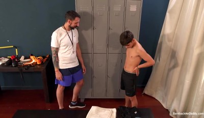 Young Glenn Bareback Fucks Daddy