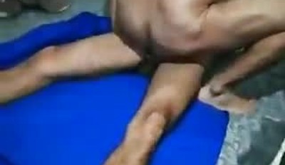 Amigos cogiendo a pelo