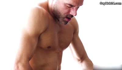 Manuel Sky And Damien Gunn