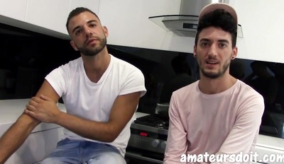 Aussie Massive Uncut Cock Goes Deep Into Backpacking Brit Long and Hard Till He Cums