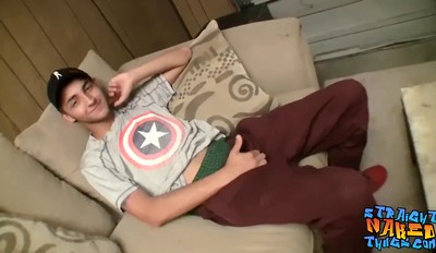 Straight bad boy Dakotah Perrie masturbates while smoking