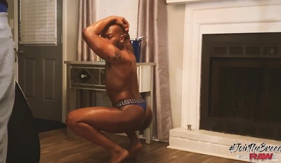 Back Stage Access: Freakzta